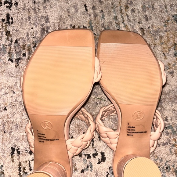 Target heels - Picture 2 of 3